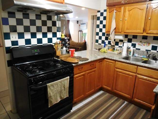 kitchen - 172 N Winton Ave