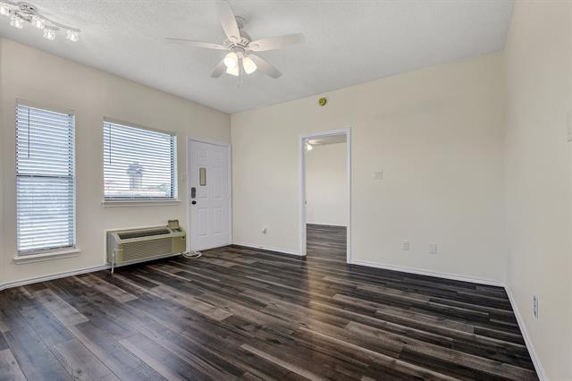 Building Photo - 2164 Tanglewood Blvd