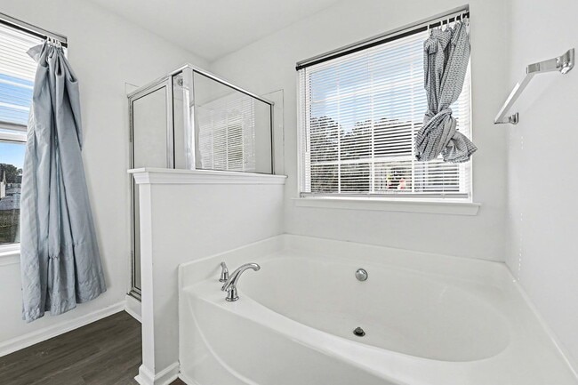 Building Photo - 146 Woodbrook Way