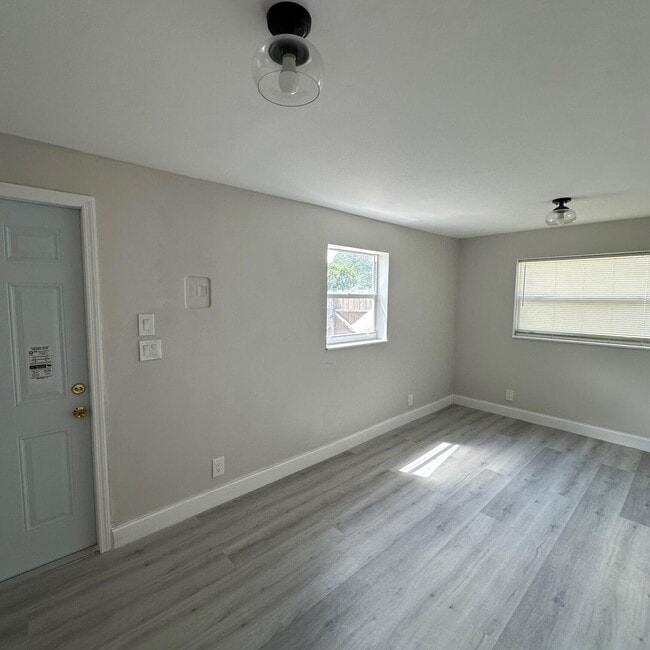 Building Photo - 3620 NW 9th St