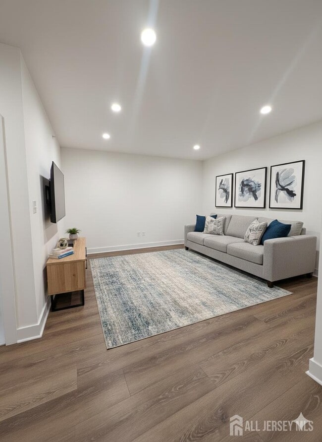 Building Photo - 581 Middlesex Ave