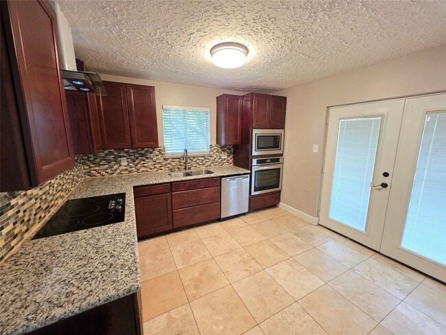 Building Photo - 22543 Market Square Ln