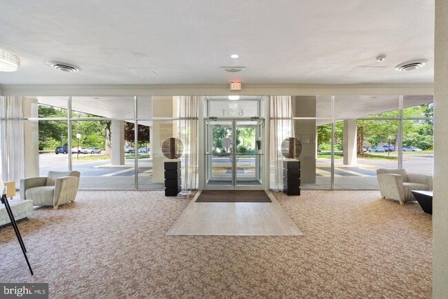 Building Photo - 6641 Wakefield Dr