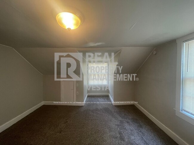 Building Photo - 1626 Selma Pl