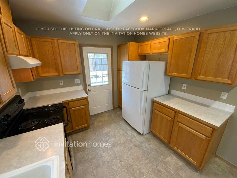 Building Photo - 20213 13th Ave Ct E