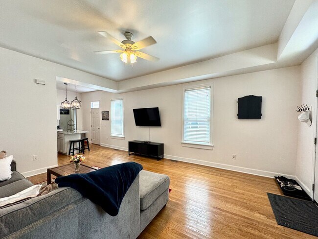Building Photo - Charming 3 Bed/2 Full Bath in Columbia Tus...
