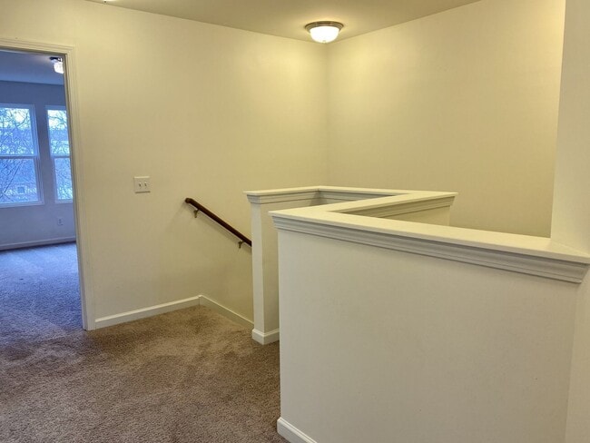 Building Photo - 1021 Livingstone Ln