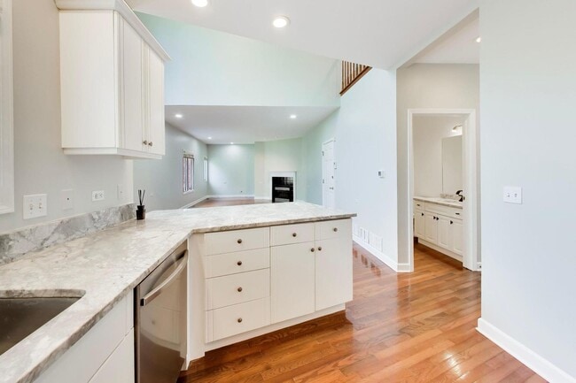 Building Photo - 417 Ashbury Dr