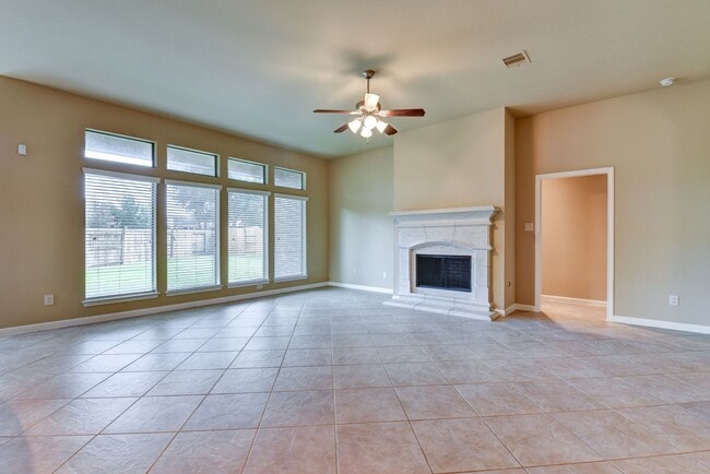 Building Photo - 4 BD / 3 BR Perry home in Creekstone Village!