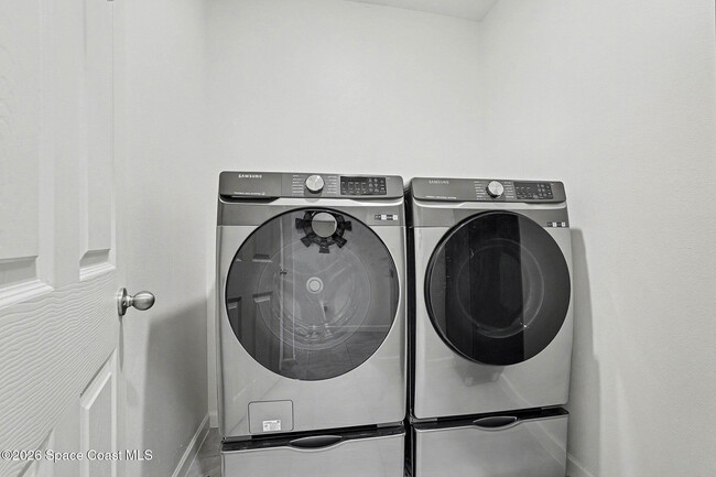 Building Photo - 543 Old Country SE Rd