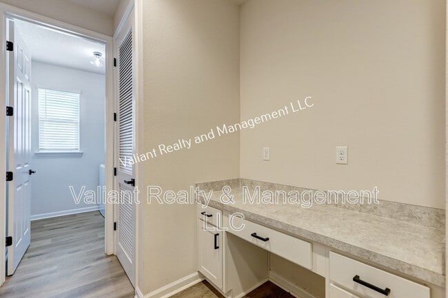 Building Photo - 1880 Cogdill Trace