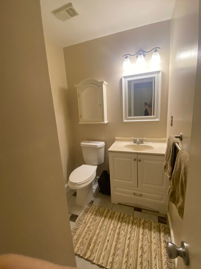 Building Photo - 2307 Dorian Ct