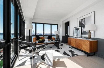 Building Photo - 3 bedroom in Brooklyn NY 11222