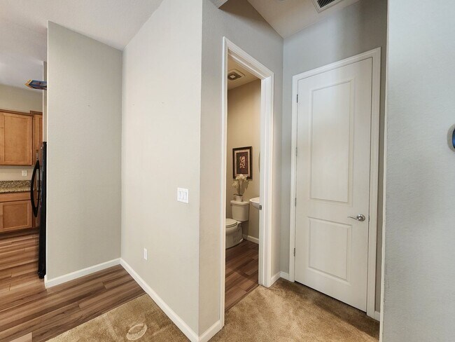 Building Photo - 2500 sq ft home in the Stonebrook area of ...