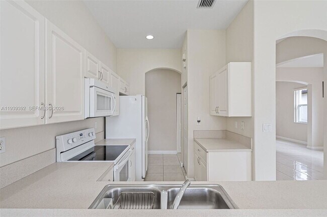 Building Photo - 1924 SE 17th Ct