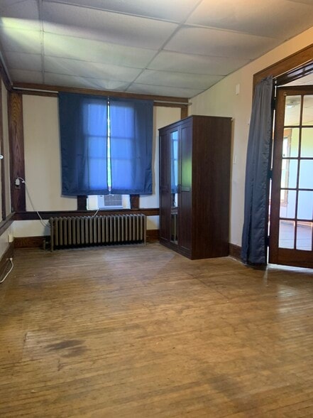 Bedroom 1 - 922 College Ave