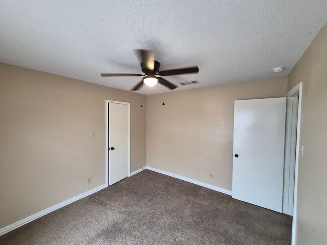 Building Photo - 8007 Chestnut Bluff Dr