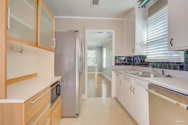 Building Photo - 2303 N 20th Ave