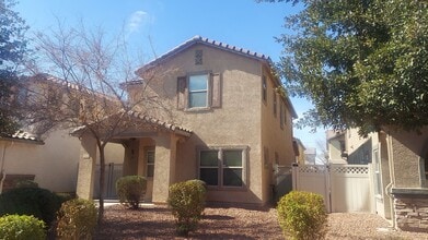 Building Photo - GORGEOUS GILBERT HOME!