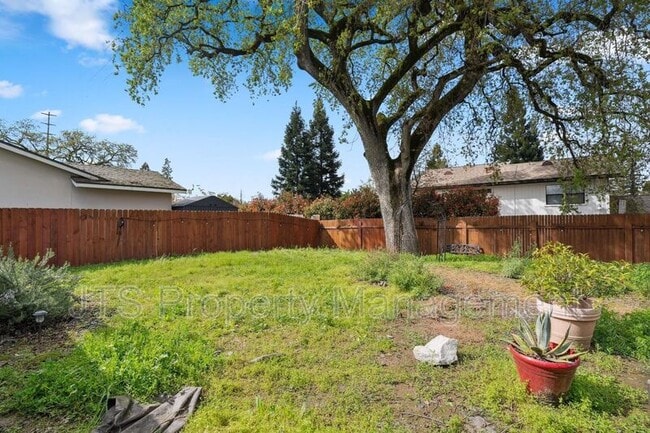 Building Photo - 6449 Feliciter Way