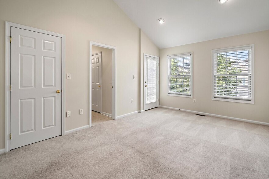 Building Photo - 86 Deepwater Cir