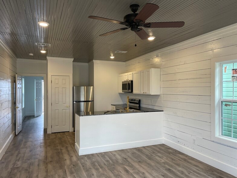 Kitchen - 706 Adams St