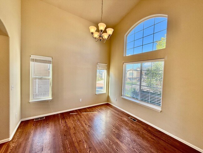 Building Photo - Spacious 4-Bedroom Home with Main level Li...