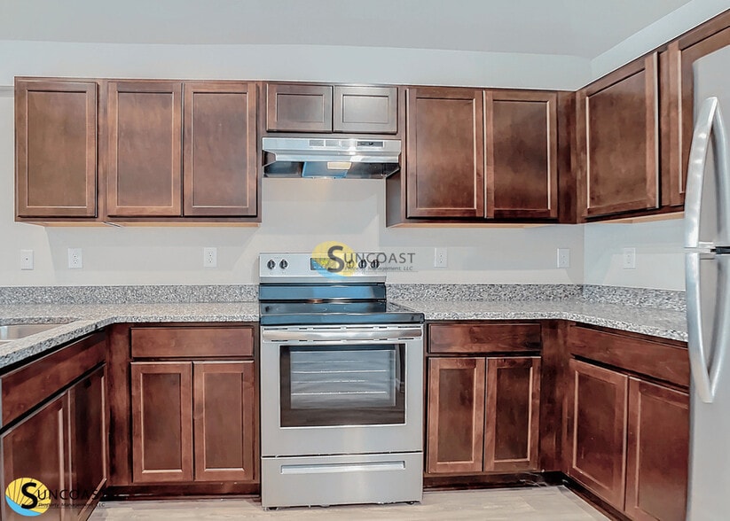 Building Photo - 358 Bamboo Dr