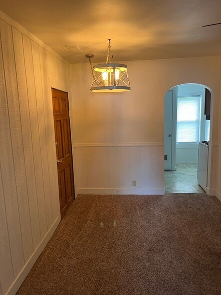 Building Photo - 313 Walnut St