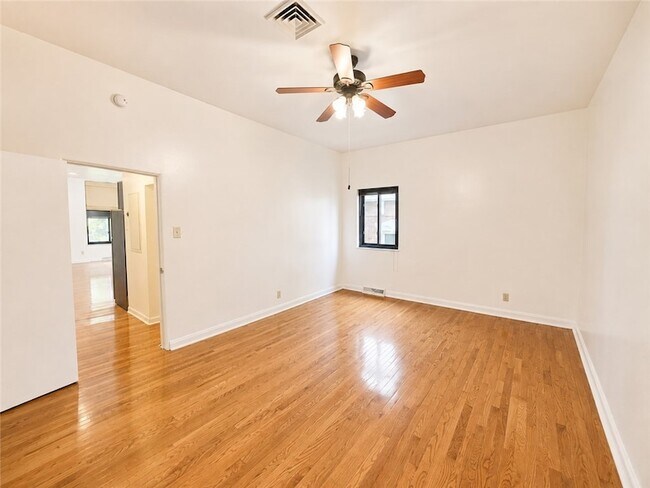 Building Photo - 735 N Highland Ave