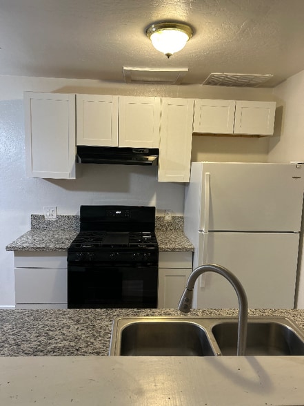 Building Photo - 1 W Cameron St