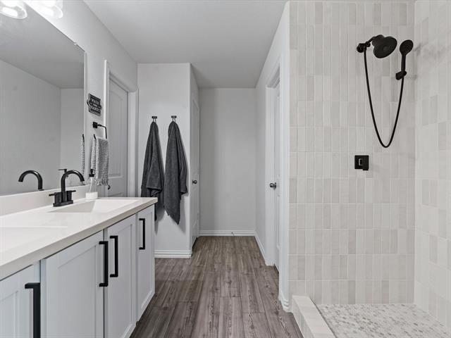 Building Photo - 6202 Halton Dr.