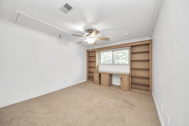 Building Photo - 832 Wax Myrtle Ln