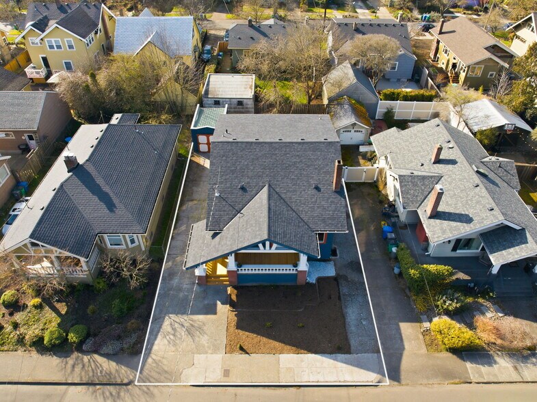 Building Photo - 2945 NE 57th Ave