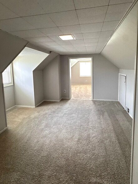 Building Photo - 52 Macek Dr