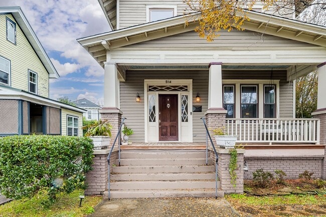 Building Photo - Beautiful Baldwin Park Craftsman home ready for move in!