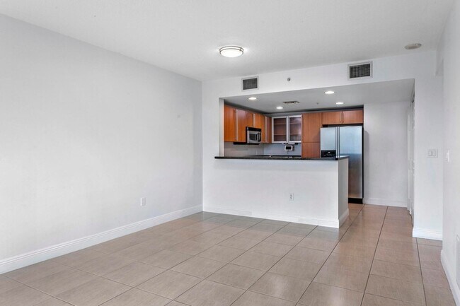 Building Photo - 610 Clematis St