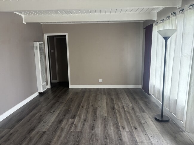 Building Photo - This charming 2-bedroom, 1-bathroom home in the heart of Modesto