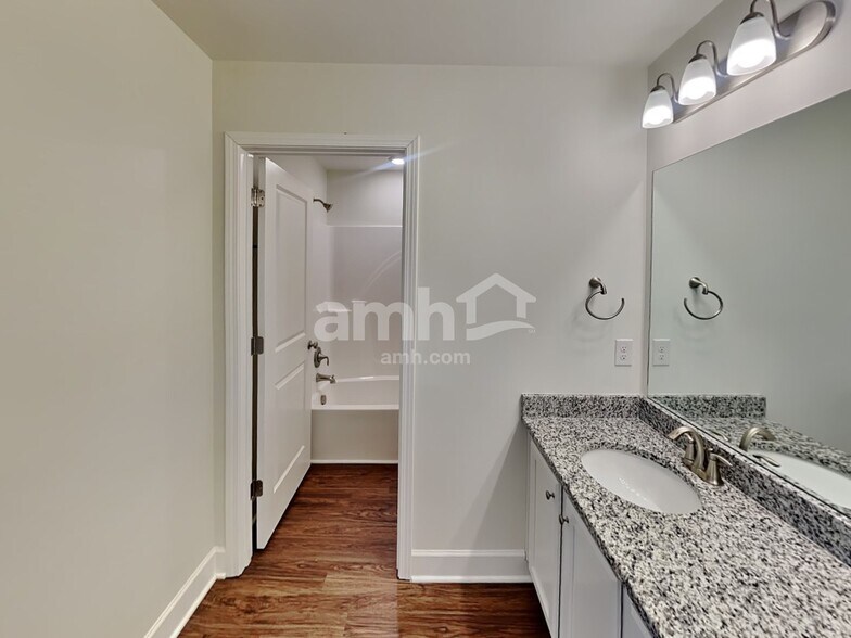 Building Photo - 413 Bluewater Dr