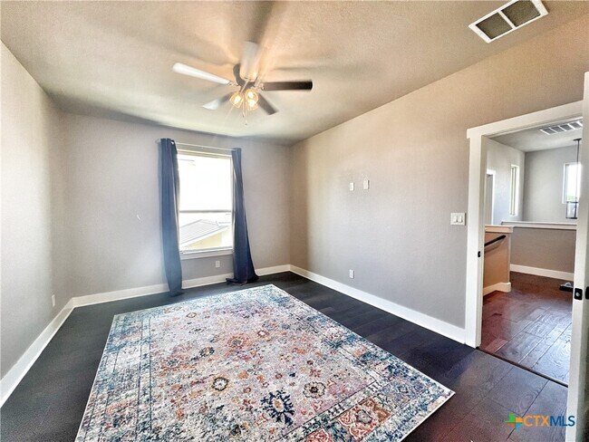 Building Photo - 1704 Gruene Vineyard Crossing