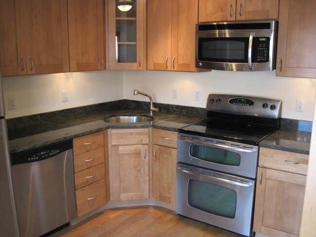 Building Photo - 2308 L St NW