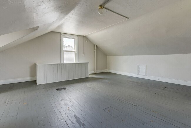 Building Photo - 1783 Arlington Ave