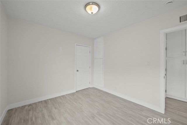 Building Photo - 5040 N Lyman Ave