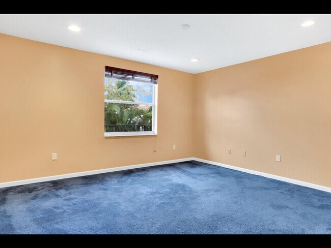 Building Photo - 3043 Hartridge Terrace