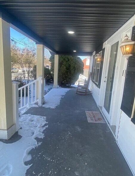 Building Photo - 213 W Quince St