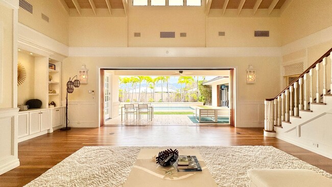 Building Photo - EXQUISITE KAHALA ESTATE IN EXCLUSIVE PUU P...