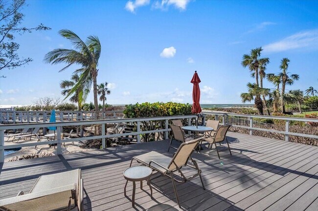 Building Photo - 5621 Gulf of Mexico Dr