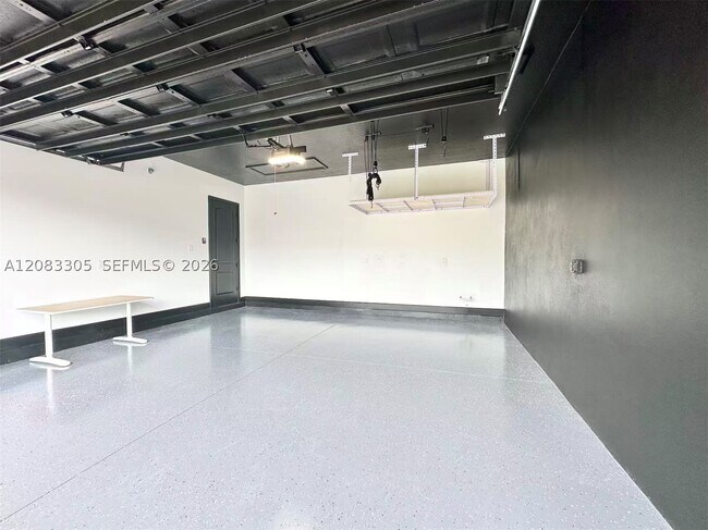 Building Photo - 8436 Lyside Dr