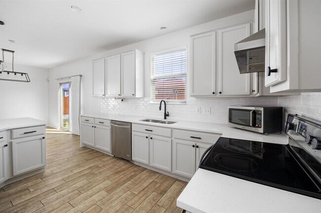 Building Photo - 8909 Winter Haven Rd