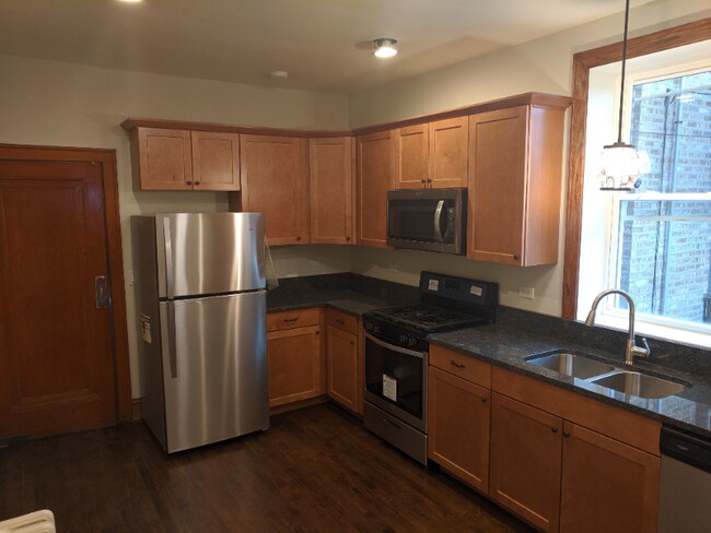 Building Photo - 1430 Maple Ave